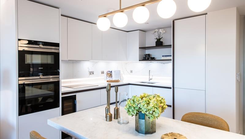 2 bed property in Edgware Road, London